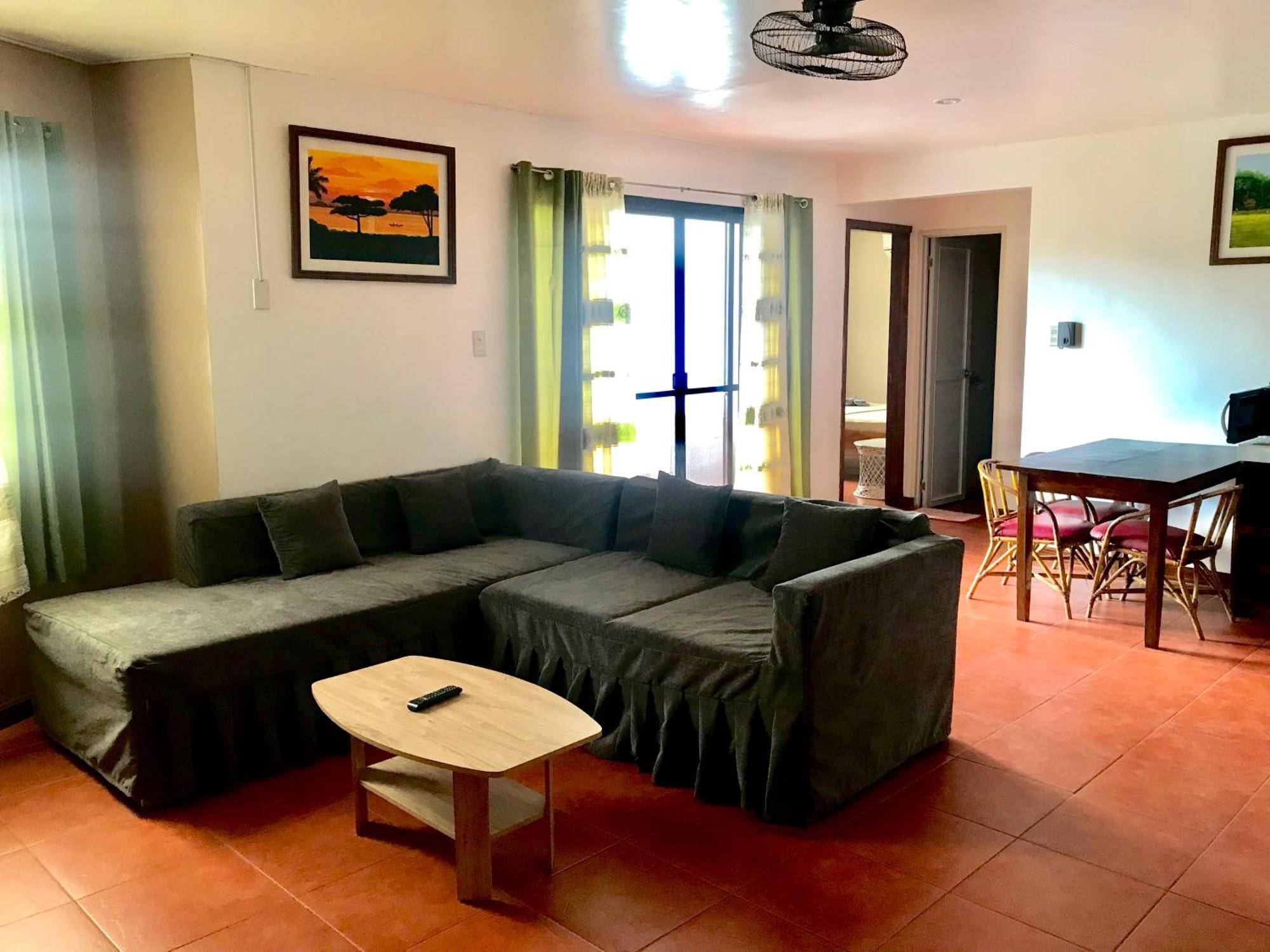 Badladz Staycation Condos プエルト・ガレラ エクステリア 写真