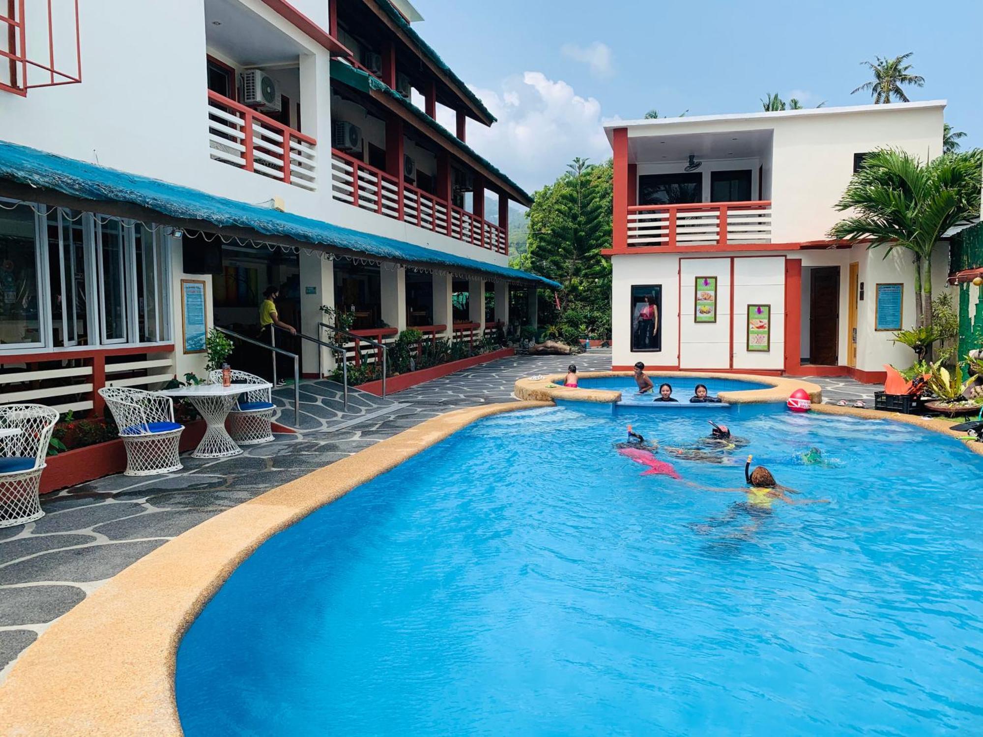 Badladz Staycation Condos プエルト・ガレラ エクステリア 写真